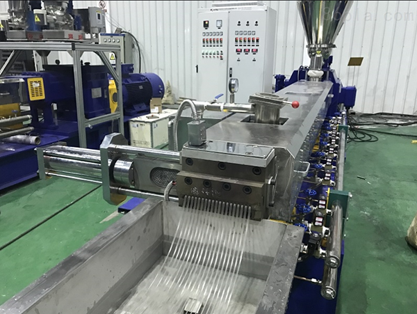 1000KG extruder သည် power chiller မည်မျှ ကိုက်ညီသနည်း။