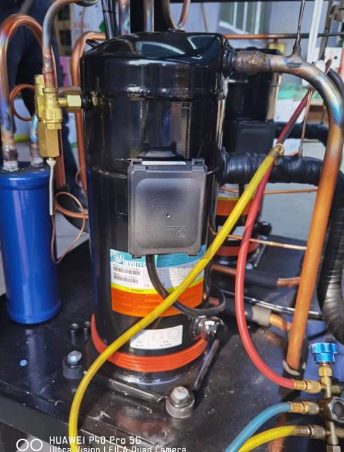 အပူချိန်နိမ့်တဲ့ chiller compression molding machine card ကို ဘယ်လိုအမြန်ကိုင်တွယ်မလဲ။